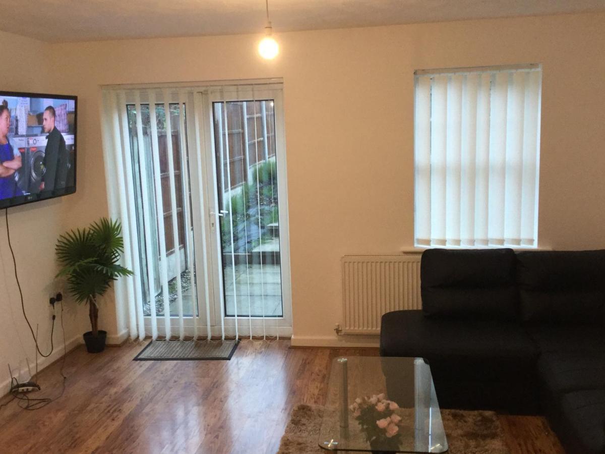 Ferienwohnung Quiet Residential Area Within Easy Reach Of Town Manchester Exterior foto